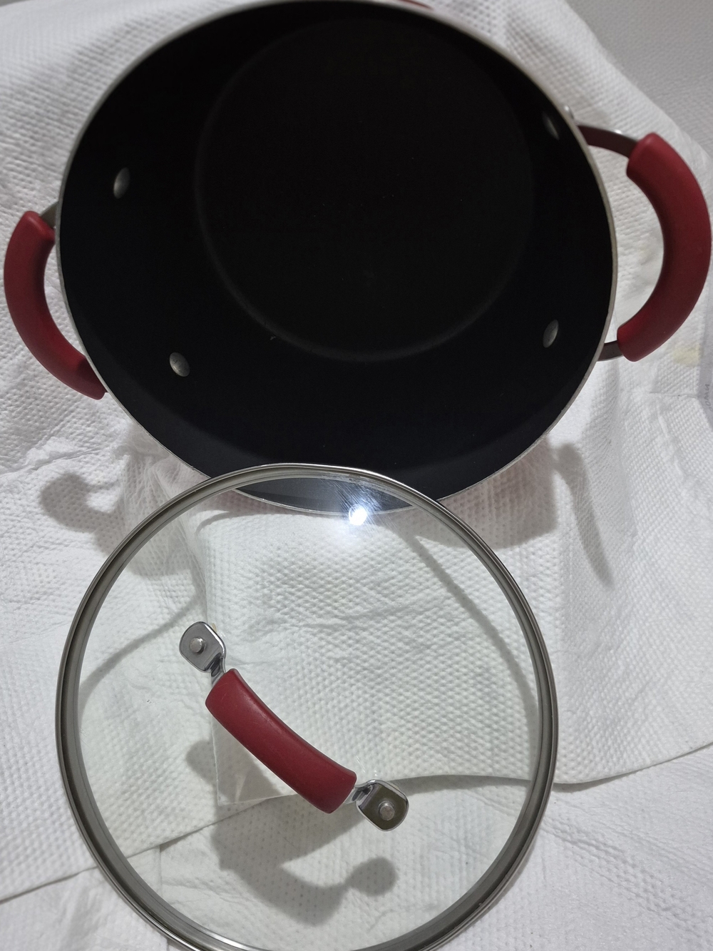 5 Qt Rachael Ray  Nonstick  Stockpot with Red Silicone Handles and Glass Lid